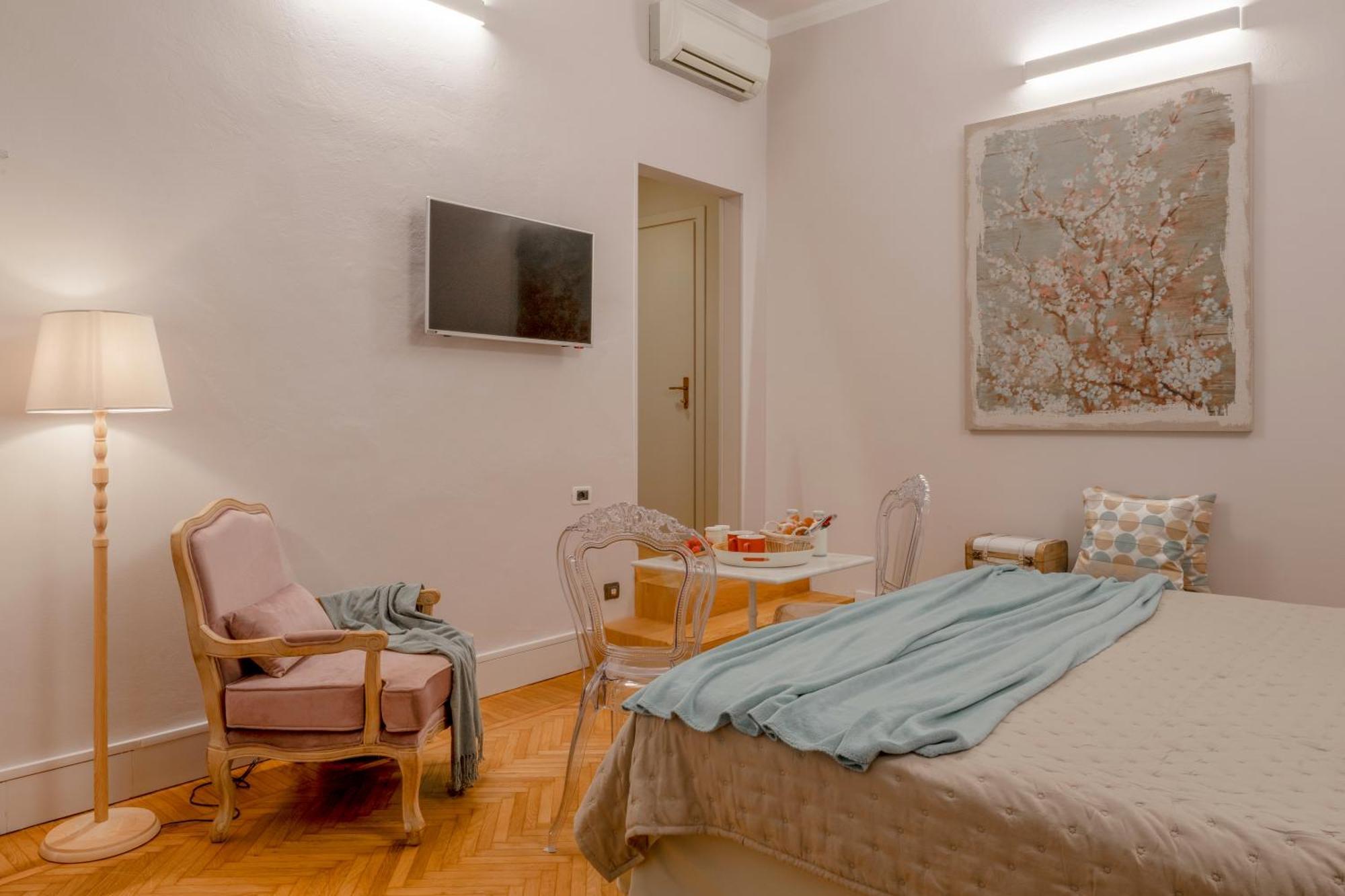 Accanto Al Centro Bed & Breakfast